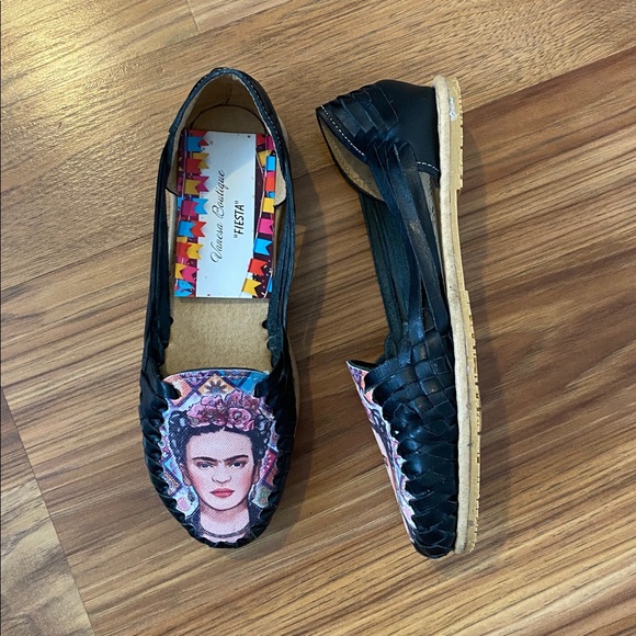 SOLD OUT Frida Kahlo huarache sandal - Picture 2 of 2